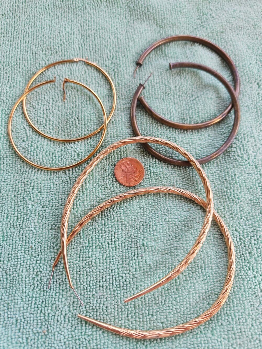 3 pairs hoop earrings